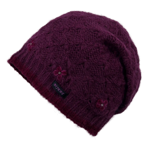 Long Beanie Mütze, Wollmütze mit Strickmuster aus 100% Schurwolle Lila. Kleine Stickblumen mit Straßsteinchen verzieren den Mützenrand.
