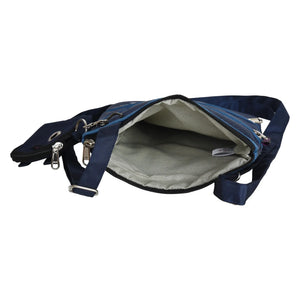 Gassi-Umhängetasche aus wasserabweisenden Stoff Marinablau mit Pfote Herz Applikation mit großem Reißverschlussfach für Wertsachen.