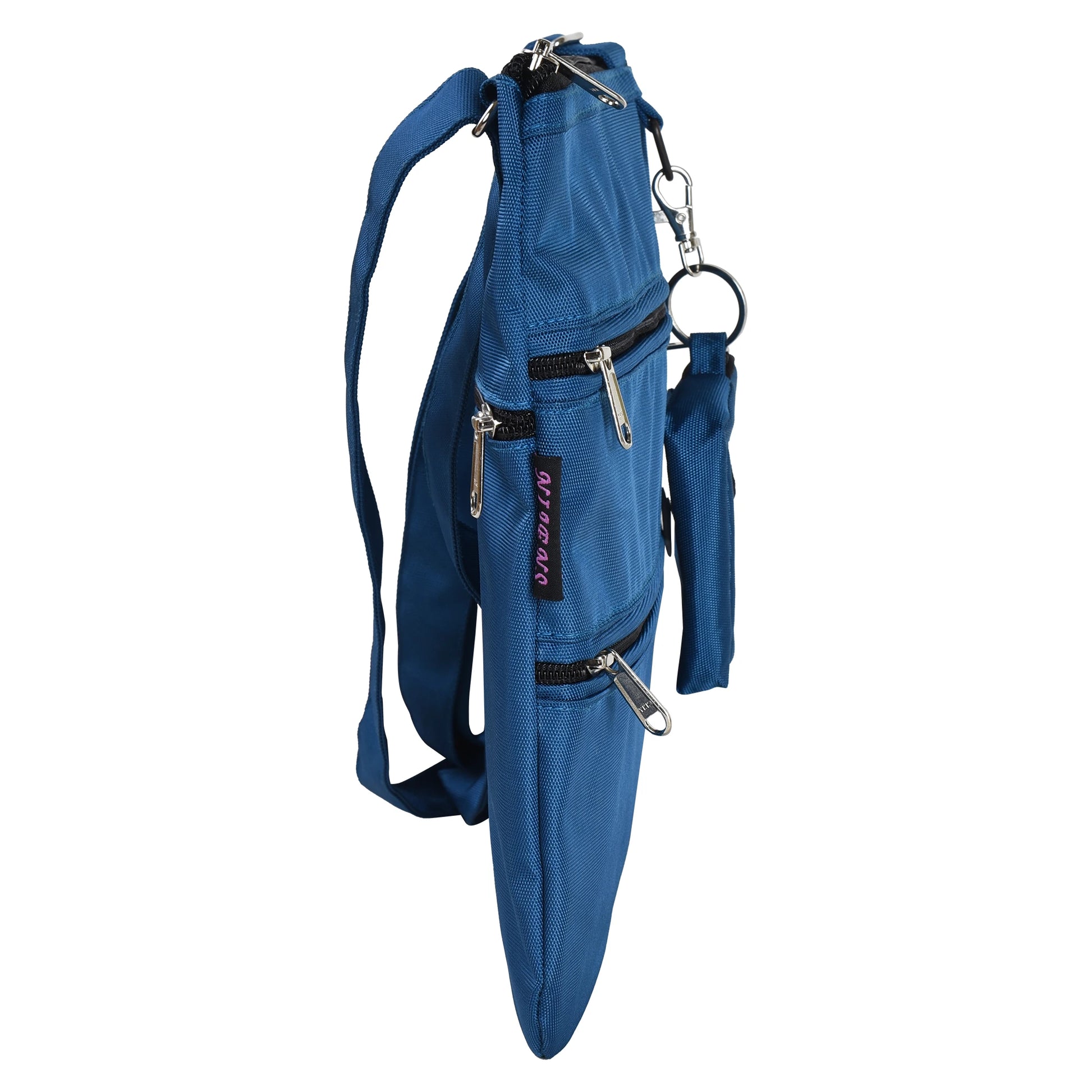Seitenansicht von Gassi-Umhängetasche aus wasserabweisenden Stoff Blau mit 4 Reißverschlusstaschen und einer extra kleinen Beuteltasche für Hundekotbeutel zum Anhängen.