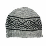 Graue Wollmütze aus Schurwolle mit schwarzem Jacquardmuster und breitem Rippbund, warme Beanie von Nijens.