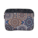 Bunte Lavendelviolett Mandala Laptop Sleeve von Nijens für 13 und 15 Zoll, Vorderansicht