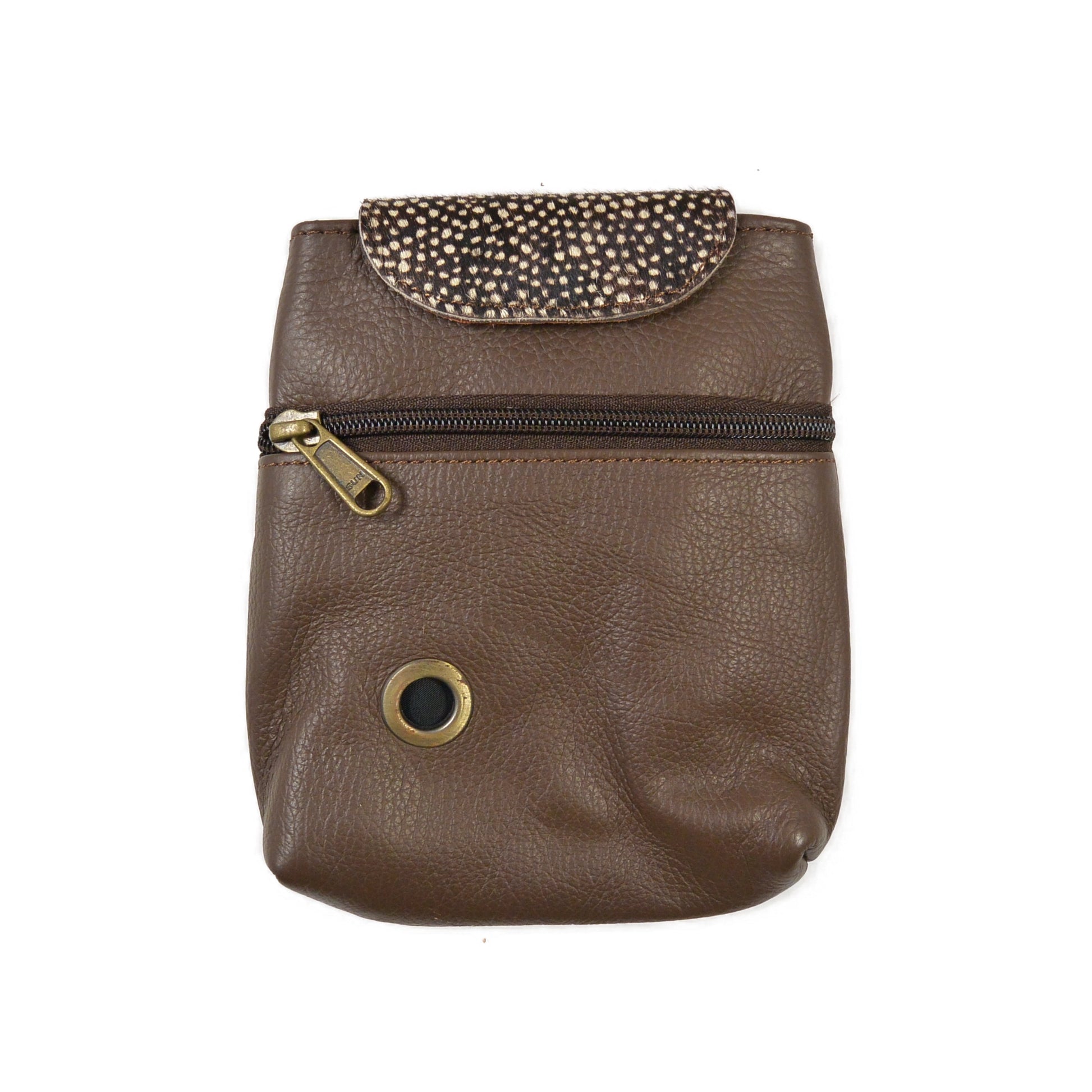 Baza Leder Leckerli-Tasche in Dunkelbraun mit Gepard-Kuhfell-Element und Metallöse für Hundekotbeutel