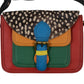Bunte Leder Umhängetasche mit Gepard-Muster, farbigem Leder in Rot, Orange und Grün sowie verstellbarem Schulterriemen.