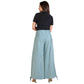 Bequeme Sommerhose für Damen aus Viskose mit türkis-grünem Ethno-Print. Rückansicht.