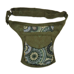 Gürteltasche, Bauchtasche aus Baumwollstoff mit Ornamenten und Mandala Motiven in Grün.
