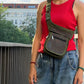 Paris Bauchtasche aus 100% Baumwolle Canvas mit einzigartigem Khaki Ethno-Print als Crossbody getragen.