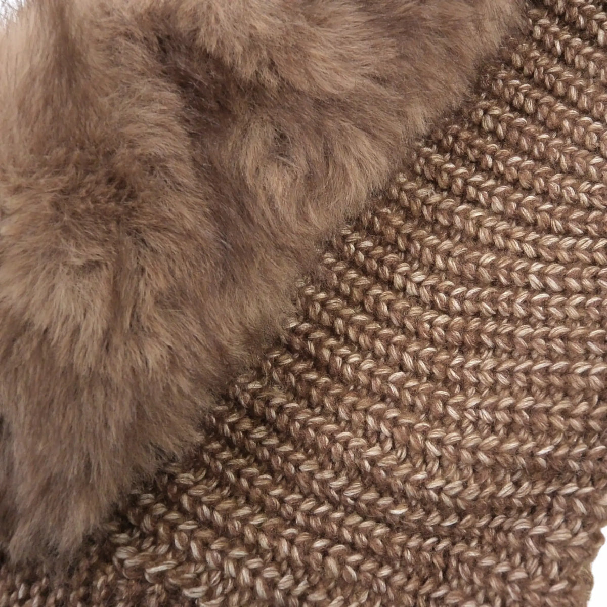Braune Nijens Balaclava mit Kunstfell – gestrickter Kapuzenschal