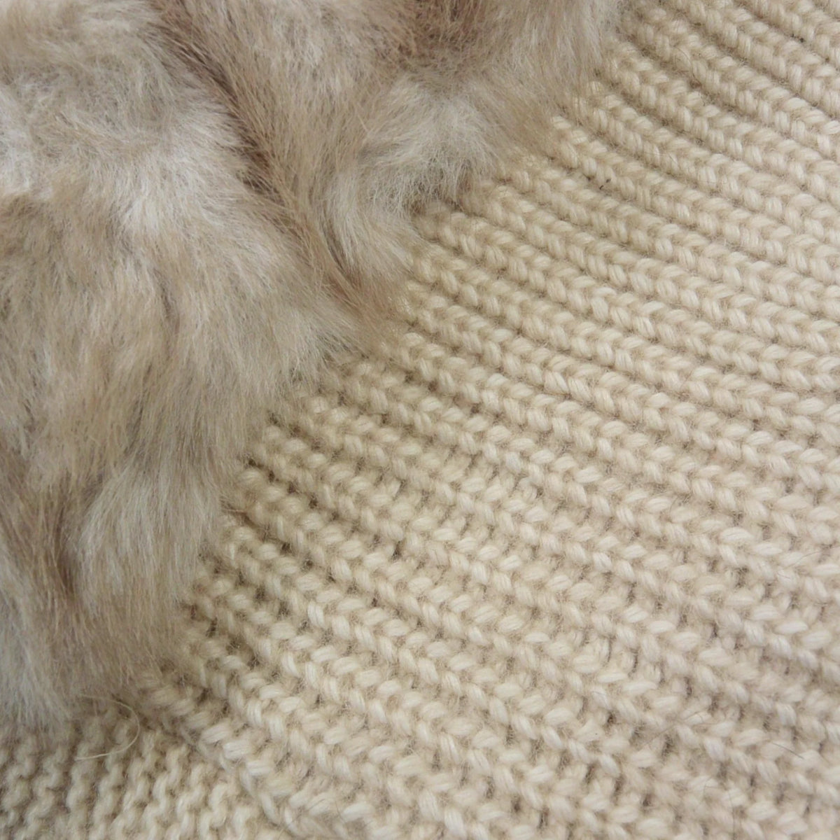 Nijens Balaclava Damen creme Rückansicht – gestrickte Schlupfmütze 