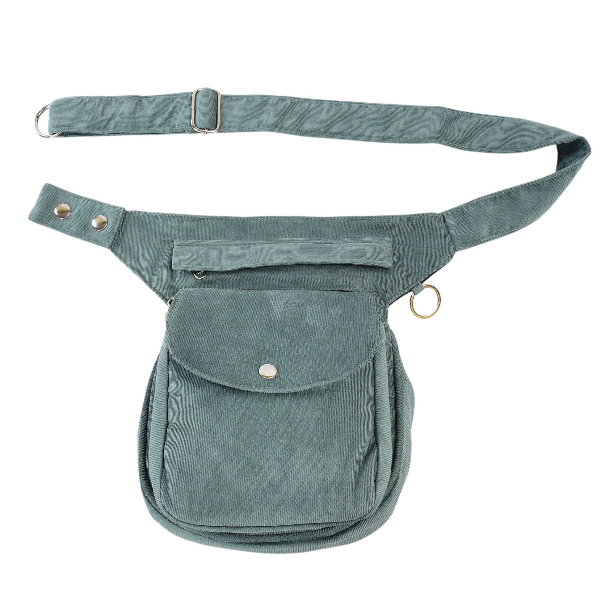 Vorderseite der Cord-Gassi-Tasche in sanftem Salbeigrün – stilvoll & praktisch mit Druckknopf, Reißverschlussfächern und Gürtel-Verlängerung.