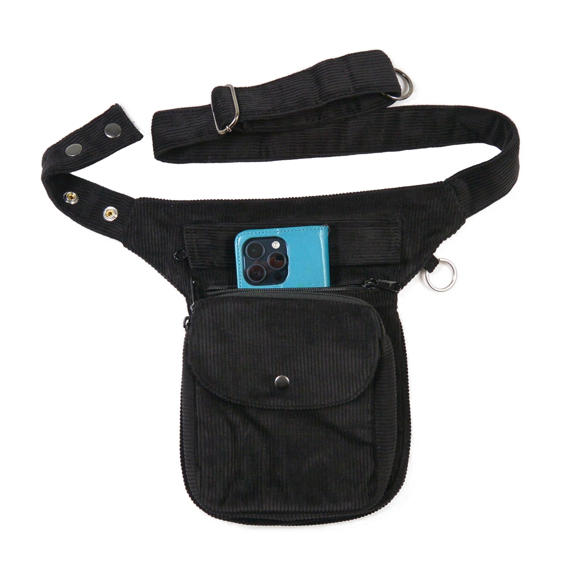 Gürteltasche, Gassi-Tasche aus Cord Schwarz. Der Taschengurt ist größenverstellbar und das Einsteckfach vorne bietet Platz fürs Handy und wird durch einen Überschlag mit Klett und Druckknopf verschlossen.