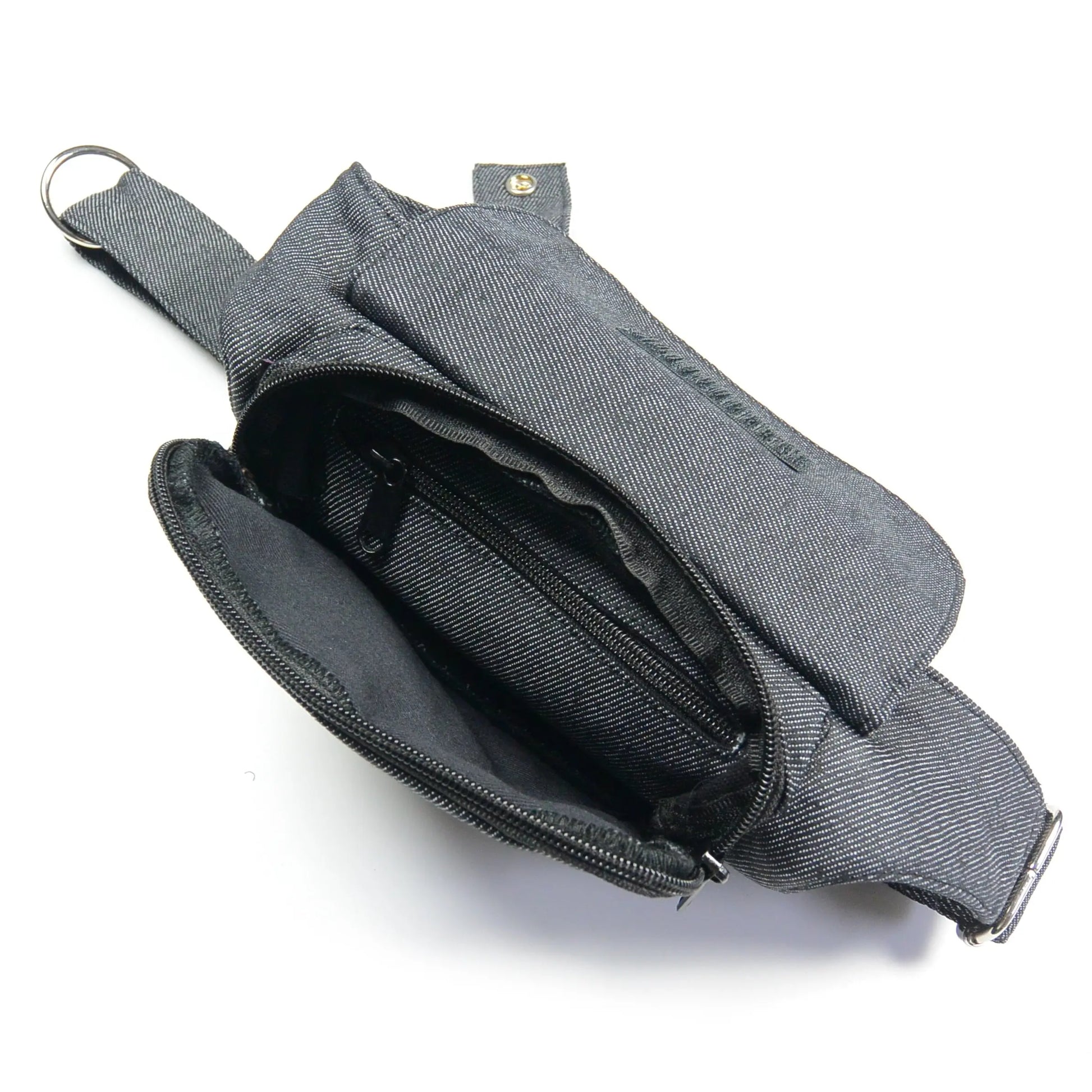 Innenansicht: Bauchtasche, Hüfttache aus grauem Jeansstoff.  