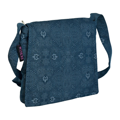 Kleine Tasche, Umhängetasche aus Baumwolle, Petrol mit floralen Ornamenten. Ein Hauptfach mit Einsteckfach und jeweils ein Reißverschlussfach vorne und hinten.