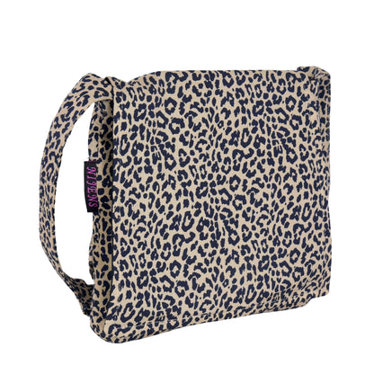 Frontansicht Tasche im Leopardenlook 