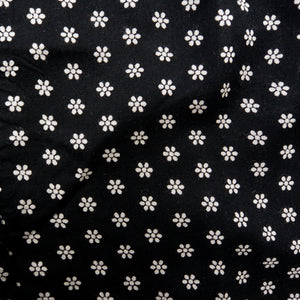 Viskose in Schwarz mit kleinem Blumenmuster - Nijens