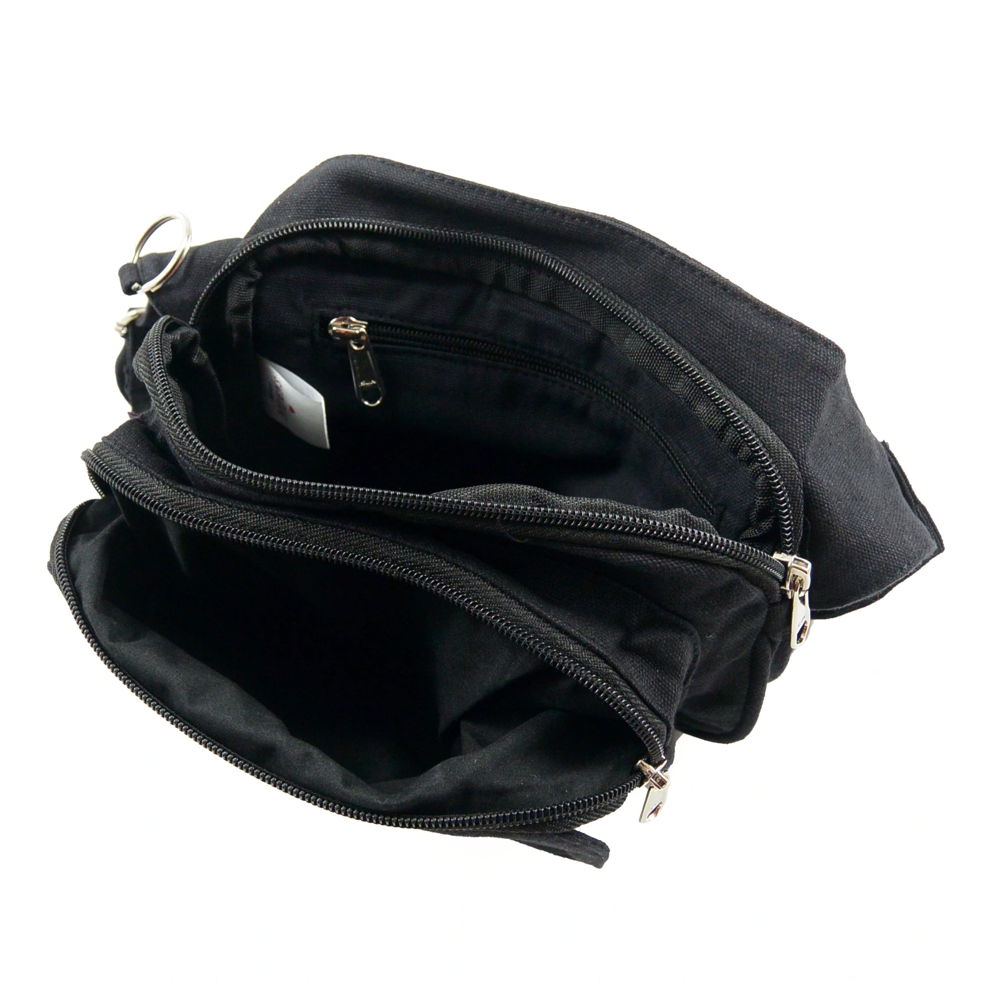 Innenansicht der Frankfurt Gassi-Tasche in Schwarz – mehrere Fächer für Leckerlis, Handy und Schlüssel