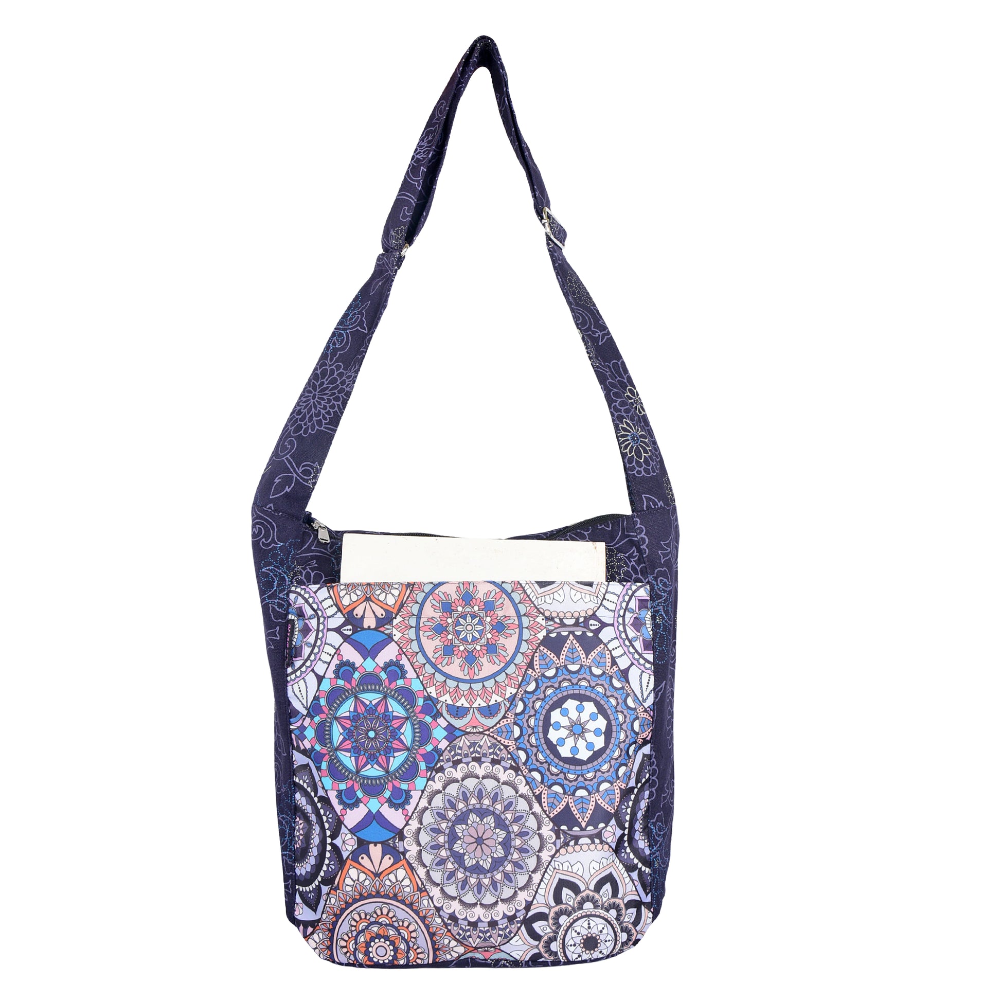 Nijens Big Shopper aus Canvas mit mehrfarbigem Mandala-Muster in Lavendel und verstellbarem Schultergurt, Vorderansicht.