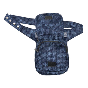 Bauchtasche Hüfttasche Stoff Baumwolle in Blau mit Muster Mix. Aufgesetztes Reißverschlussfach vorne.