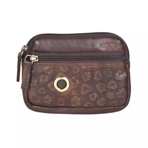 Kleine Beuteltasche aus Leder, Mahagoni Braun mit Pfoten und Herzprägungen. Sie besitzt ein Reißverschlussfach für Schlüssel, Kleingeld oder Leckerlis und ein kleines Reißverschlussfach mit Metallöse zur Entnahme von Hundekotbeuteln.