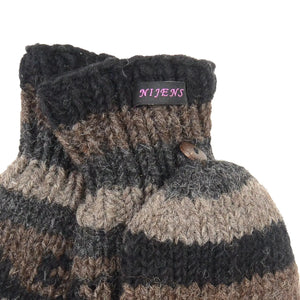 Braun-Graue fingerfreie Handschuhe mit Fingerabdeckung, die mit einem Holzknopf am Handrücken fixiert wird.