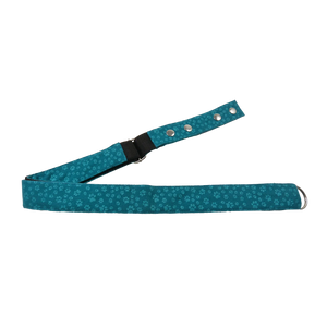 Gürtel aus Baumwolle Türkis. Verschließbar mit zwei Druckknöpfen aus Metall. Stufenlos Größenverstellbar mit Leiterschnalle