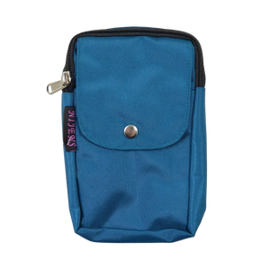 Wasserabweisende Beuteltasche Blau mit zwei Gürtelschlaufen zum Anbringen an Gürtel. Mit einem Reißverschlußfach und einem Einsteckfach vorne verschließbar mit einem Druckknopf.