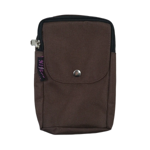 Wasserabweisende Beuteltasche Braun mit zwei Gürtelschlaufen zum Anbringen an Gürtel. Mit einem Reißverschlußfach und einem Einsteckfach vorne verschließbar mit einem Druckknop