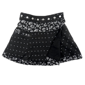 Winterrock Wenderock Minirock aus Wolle Schwarz mit kleinem Blumenmuster