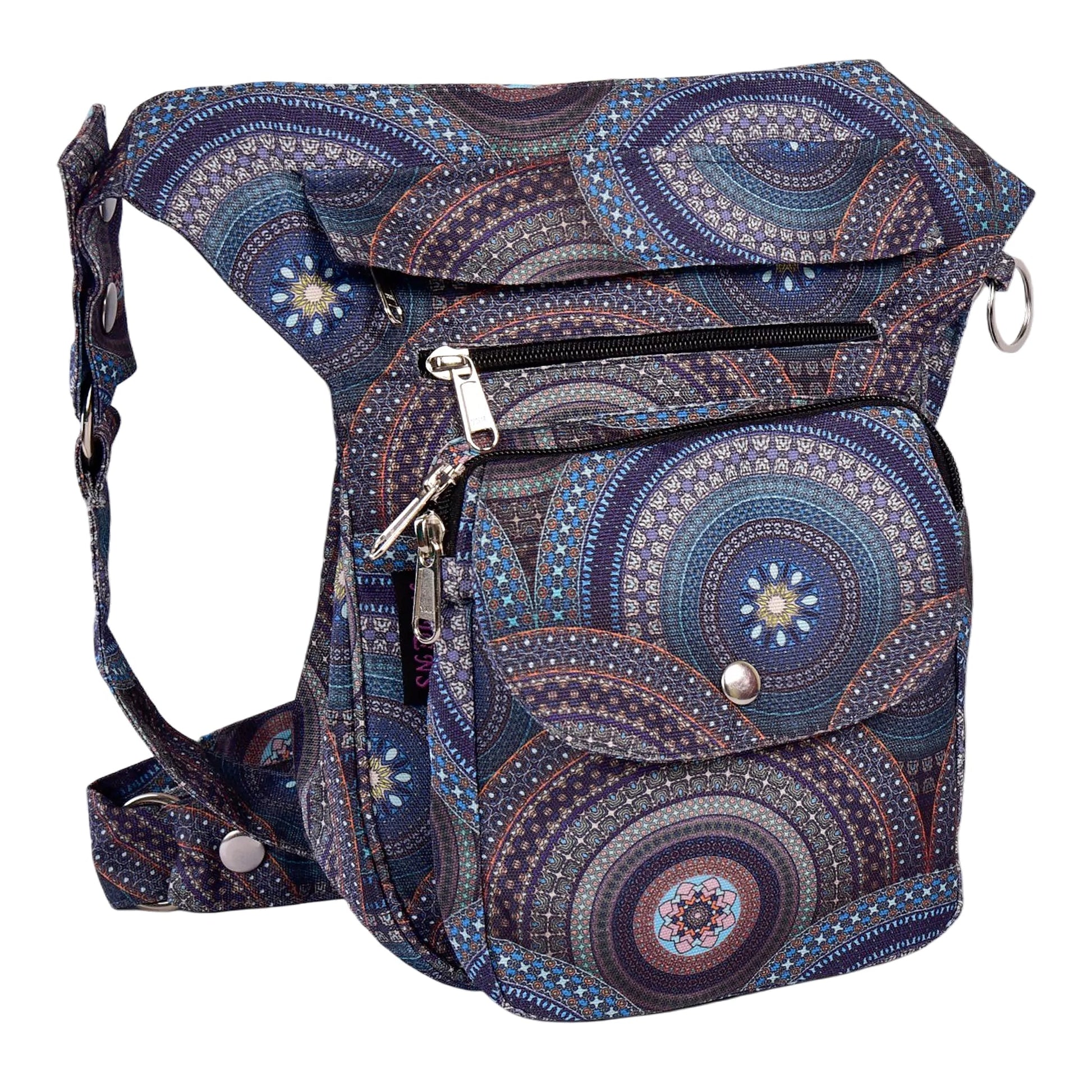 Nijens Gassi-Tasche bei Wanderung – mit wasserfestem Futter, mit Mandala-Design in Blau.