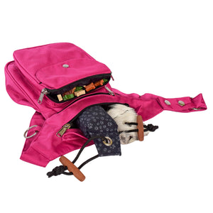 Wasserabweisende pinke Gassi-Tasche mit geöffneten Fächern und Leckerlies und Wurf-Dummy - Super-Hannover 71014 Nijens