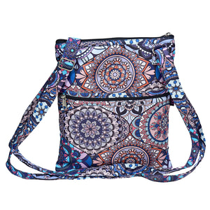 Gassi-Tasche mit Mandala in Lavendell & Blau – wasserabweisend, mit Leckerlifach & viel Stauraum.