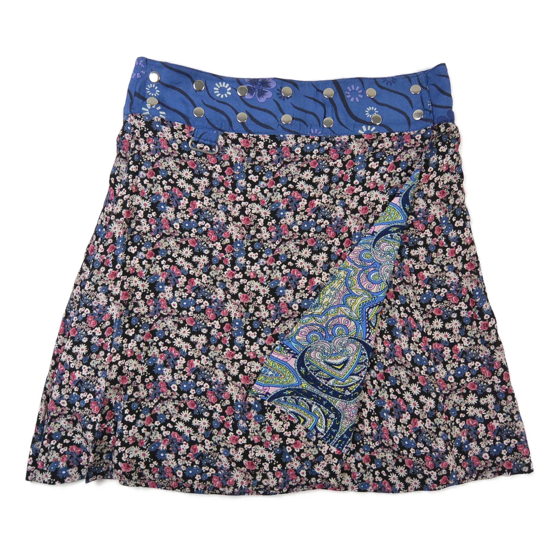Wenderock von Nijens mit dunkler Blümchenseite, floraler Bund in Blau und bunter Paisley-Rückseite.