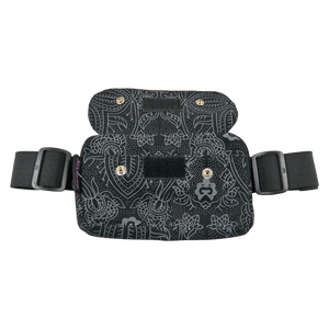 Bauchtasche schwarz und Muster für den Sport mit dehnbarem Gurt und einem Einsteckfach vorne. Verschließbar mit Druckknopf.