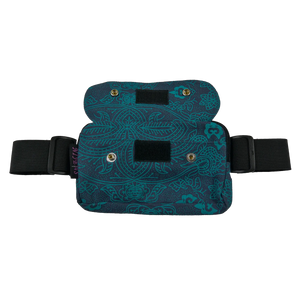 Bauchtasche marineblau und Muster für den Sport mit dehnbarem Gurt und einem Einsteckfach vorne. Verschließbar mit Druckknopf.