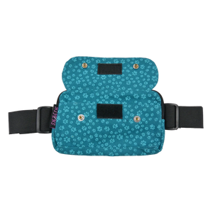 Bauchtasche für den Sport aus Baumwolle, Türkis mit Pfotenmotiven und dehnbarem Gurt. Einsteckfach vorne. Verschließbar mit Druckknopf.