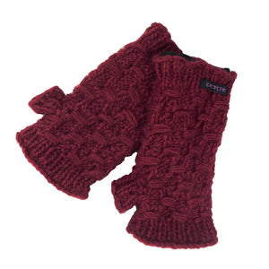 Gestrickte Pulswärmer, Stulpen mit Daumen aus Wolle Bordeaux Rot.