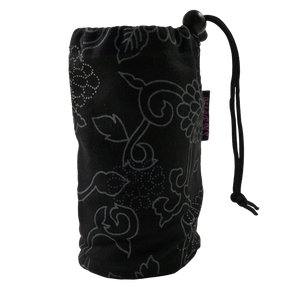 Flaschenbeutel aus Stoff, schwarz mit Ornamenten für den Gürtel . Verschließbar mit einem Kordelzug.
