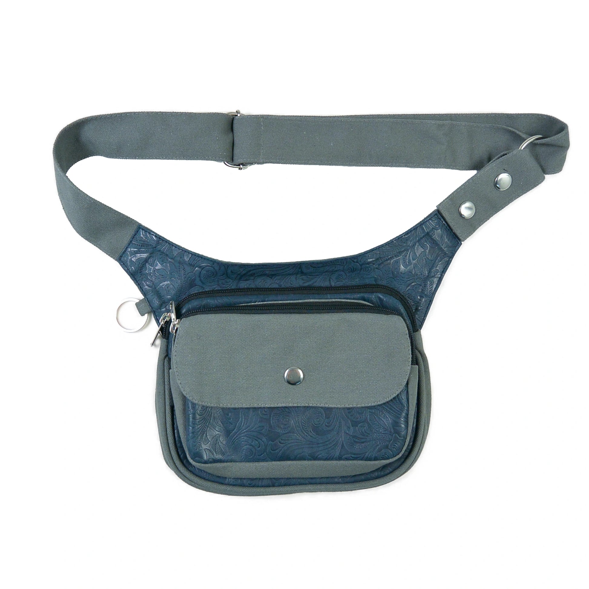 Graue Hüfttasche aus Leder mit floralem Muster – Vorderansicht mit sichtbaren Fächern und Details