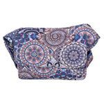 Wasserfeste Bauchtasche von Nijens im bläulichen Mandala-Design. Frontansicht mit Druckknopf-Verschluss