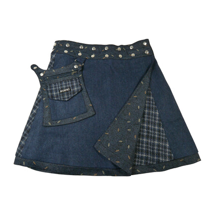 Wendbarer Woll-Wickelrock in Blau mit dekorativem Strukturmuster