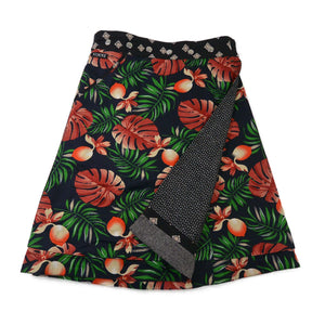 Wendbarer Woll-Wickelrock mit tropischem Muster in Orange und Grün auf dunklem Grund von Nijens