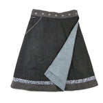 Wendbarer Woll-Wickelrock in Grau mit feinem Muster und dekorativem Saum von Nijens
