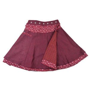 Ein schwingender Wickelrock Wenderock aus Wolle/Baumwolle in Dunkle Kirsche