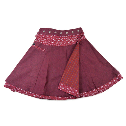 Ein schwingender Wickelrock Wenderock aus Wolle/Baumwolle in Dunkle Kirsche