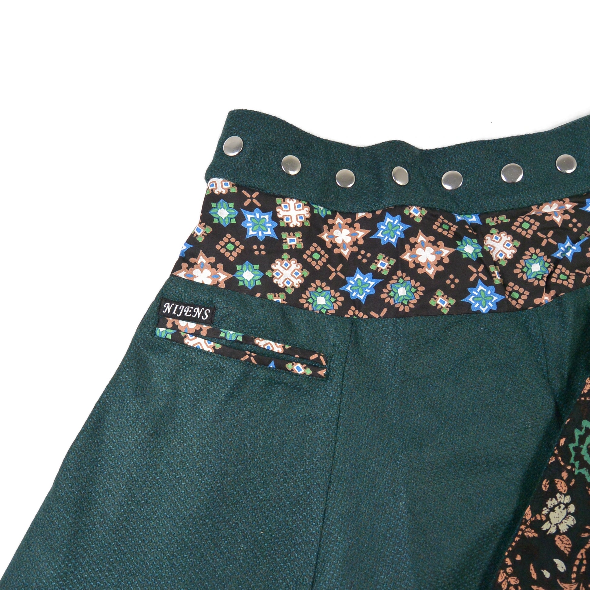Detailansicht Stoff Wickelrock aus Baumwolle mit Muster in Petrol-Grün mit Wendefunktion - Nijens