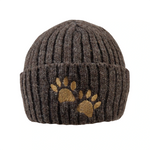 Nijens Short Beanie aus Schurwolle Dunkelbraun mit zwei gestickten Hundepfoten, breitem Rippstrick-Umschlag und gerippter Strickstruktur.