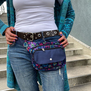 Nijens Gassi-Tasche Wasserabweisende mit veganem Leder Blumen Motive Dunkelblau-Lila für Frau