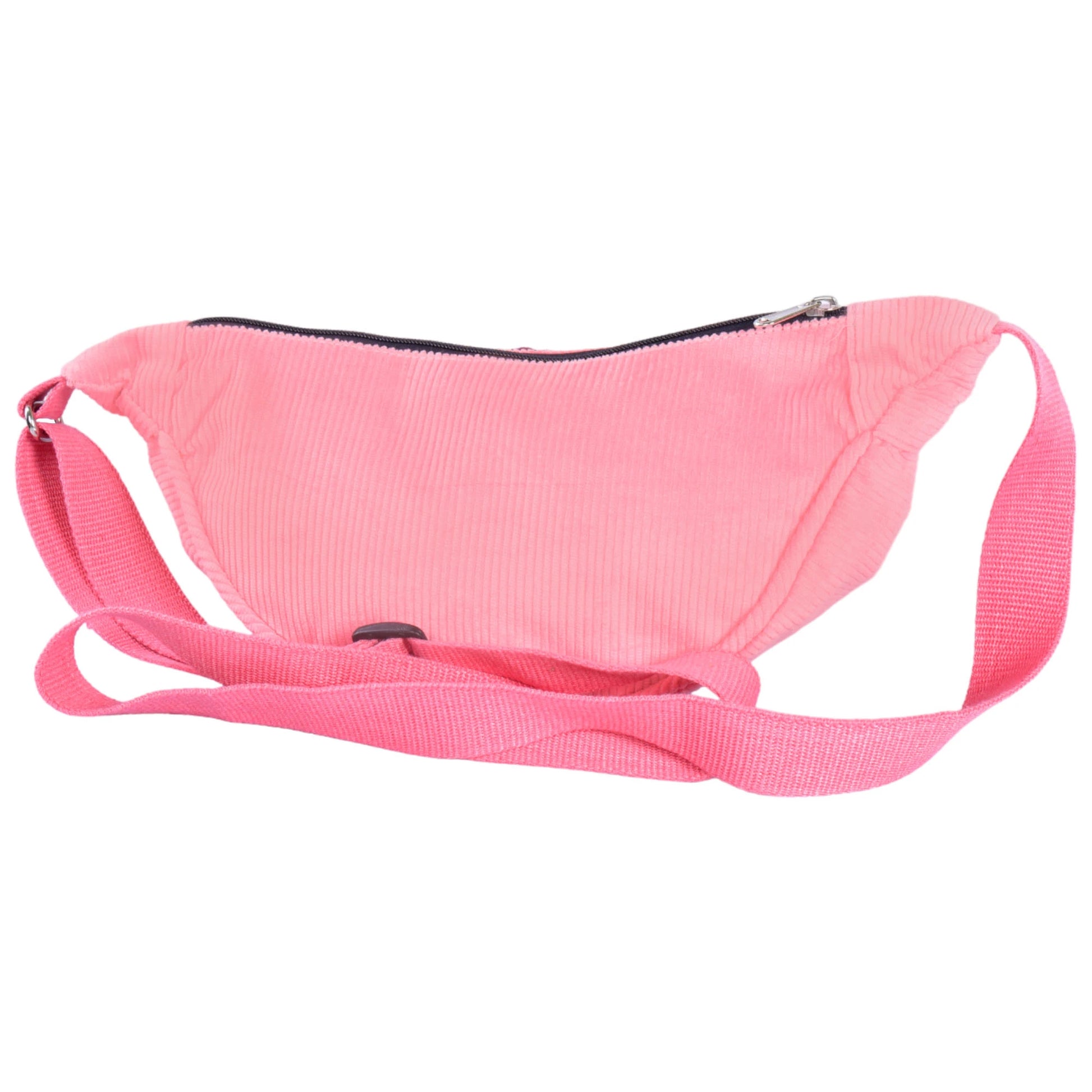 Kleine Crossbody-Bag, Umhängetasche aus Cordsamt, Halbmondform in Rosa.