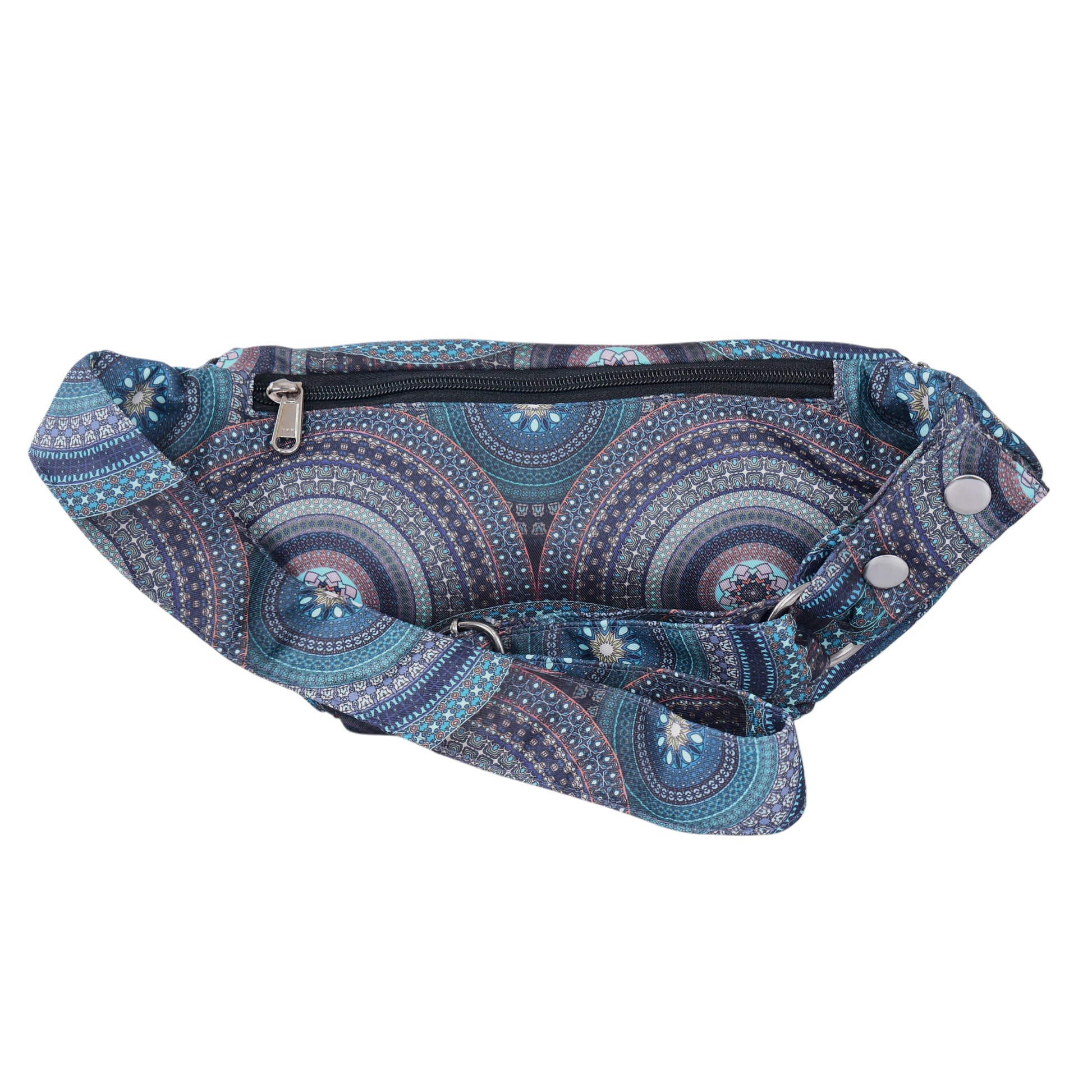 Rückseite der Gassi-Tasche Torino aus wasserabweisendem Material mit Mandala-Design in Blau und Petrol – ideal für Training und Alltag mit Hund
