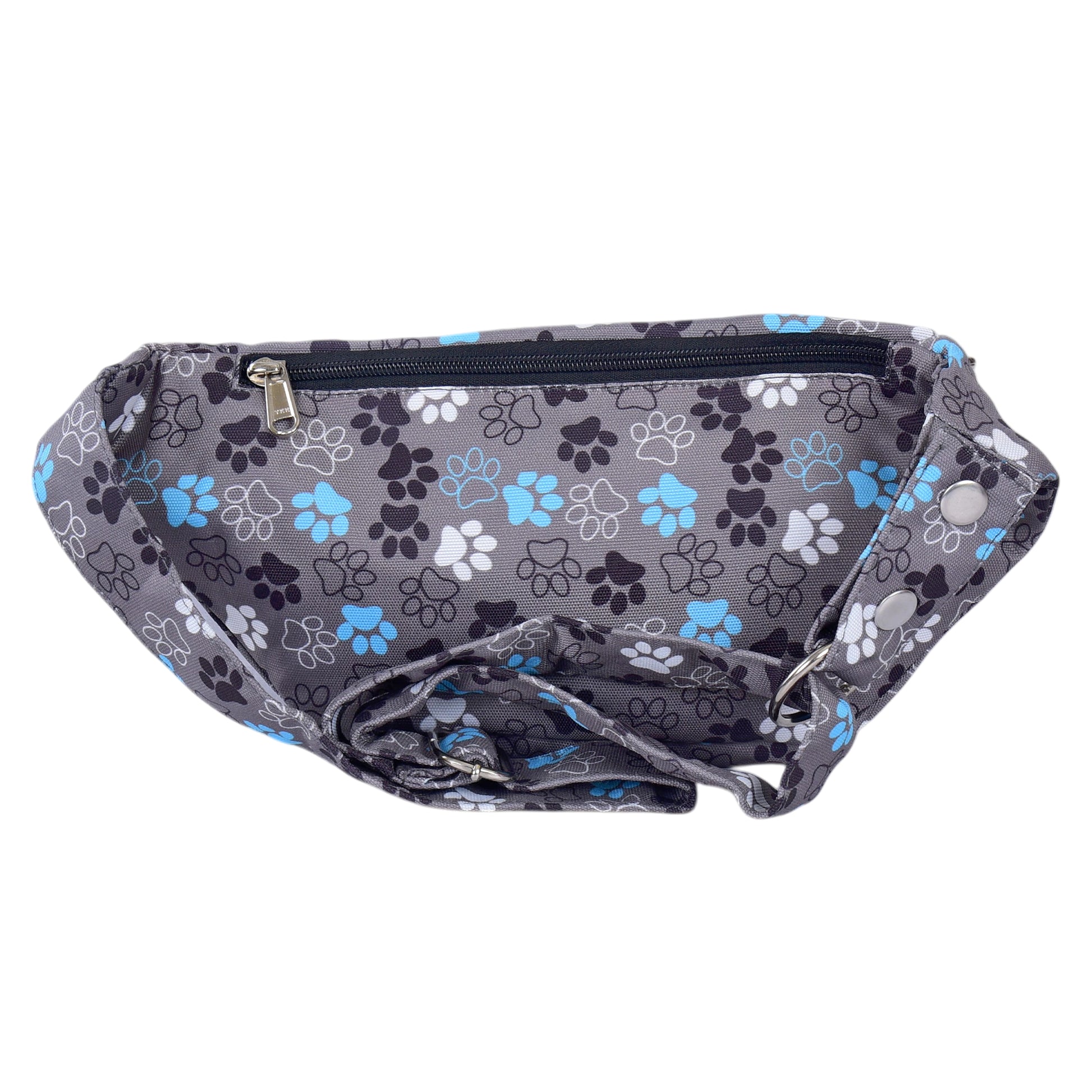 Rückseite der Bauchtasche Torino mit blau-grauem Pfotenmuster – perfekt für Hundespaziergänge bei jedem Wetter