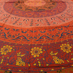 Mandala-Tuch in Rot: Perfekt für Strand oder Zuhause